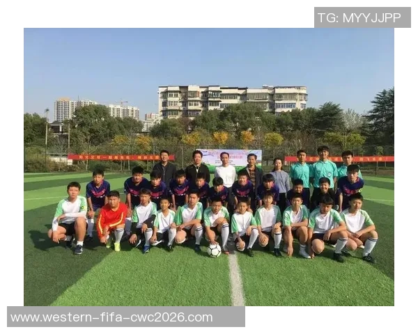 足球小子松山的成长之路与梦想追逐的精彩故事